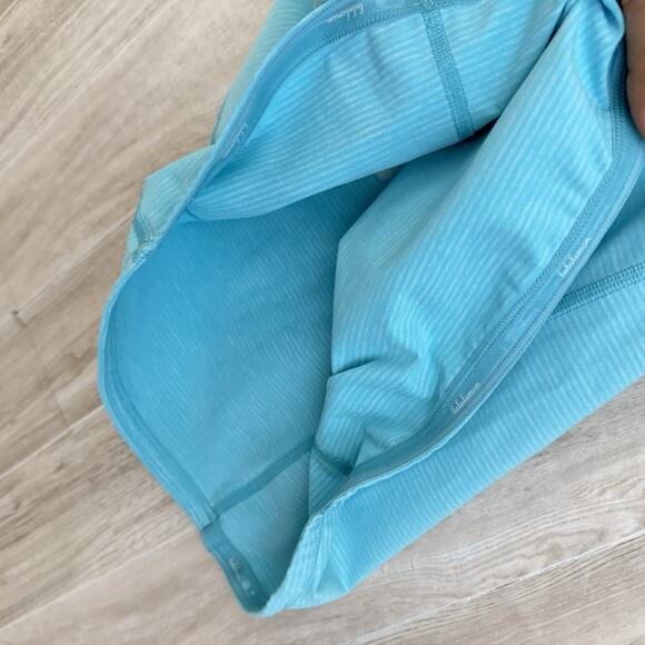 Lululemon Run Catch Me Tank Top Women Size 4 Stripe Angle Blue Non-Padded Gym - Picture 5 of 11